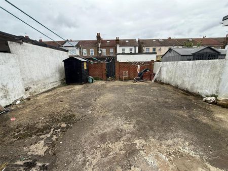 4 bedroom house to rent - Photo 2