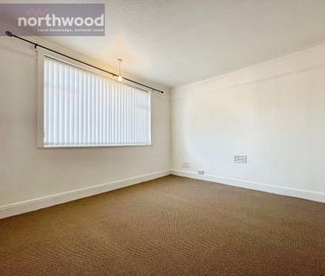 4 bedroom semi-detached house to rent - Photo 3