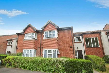 Clarkes Drive, Uxbridge, UB8 - Photo 4