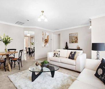 2/139 Roberts Street, Essendon VIC 3040 - Photo 4