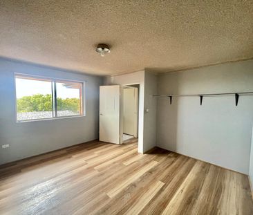 Convenient Prime Location - Photo 4