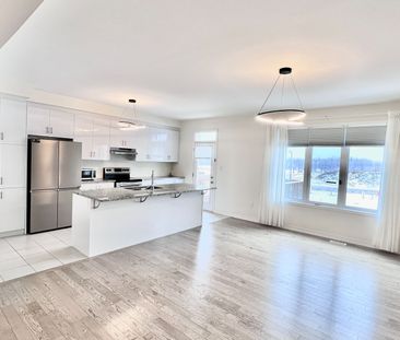 For Lease - 3478 Vernon Powell Drive, Oakville, Ontario - Photo 2