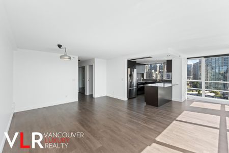 Condo in Downtown Vancouver, BC - Photo 4