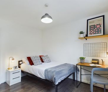 1 bedroom in a house share to rent - Photo 4