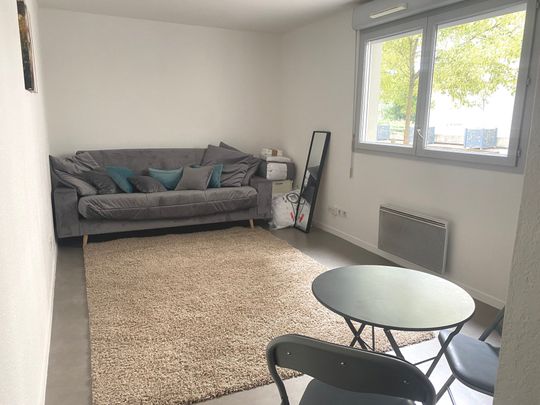 Location Appartement 1 pièce 25m² CALUIRE ET CUIRE 69300 - Photo 1