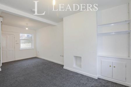 2 bedroom terraced house to rent - Photo 2