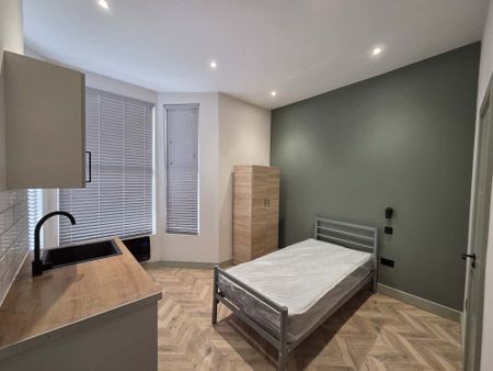 Studio Flat, Mansell Road, W3 - Photo 3