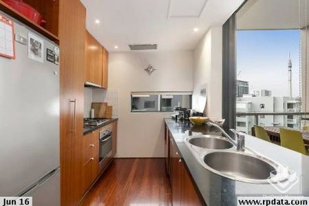 MODERN AND SPACIOUS 1 BED +STUDY or 2 bedrooms APARTMENT IN THE BEST STREET, LOCKUP STORAGE CAGE - Photo 3