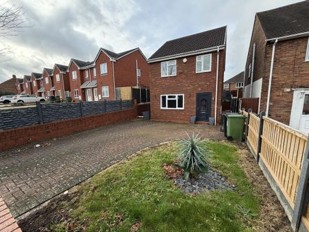 3 bedroom detached house to rent - Photo 4