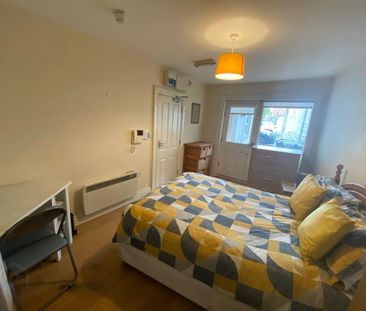 Lisburn Road, Room 1, Most Bills Included, Belfast, BT9 6BT - Photo 3