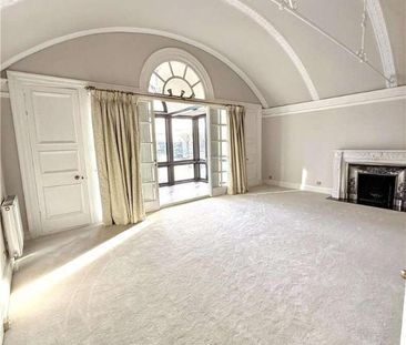 Dial House, Russell Road, Shepperton, Surrey, TW17 - Photo 2