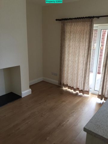 3 bedroom semi-detached house to rent - Photo 3