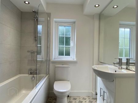 52a Strathearn Court, Holywood, BT18 9NR - Photo 5