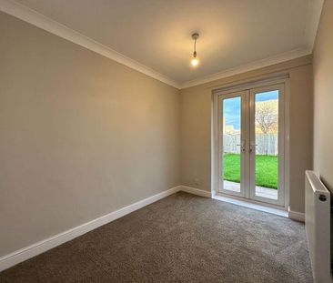 2 bedroom semi-detached bungalow to rent - Photo 3