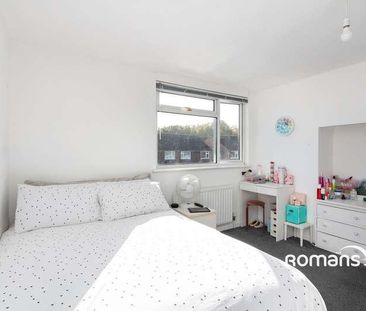 Whitley Road, Yateley, Hampshire, GU46 - Photo 4