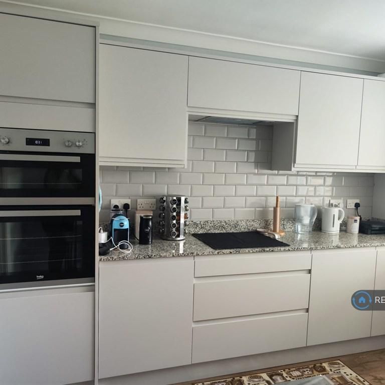 2 bedroom maisonette to rent - Photo 1