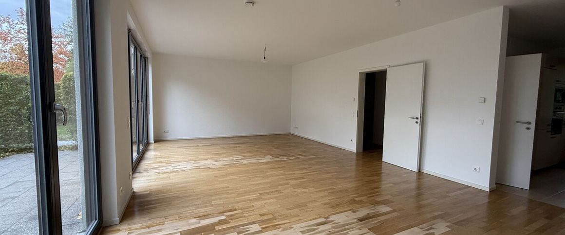 Attraktive Doppelhaushälfte mit zwei Terrassen, Garten und voll ausgebautem Dachstudio - Foto 1