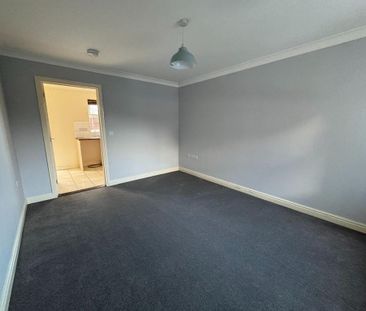 2 bedroom semi-detached house to rent - Photo 2