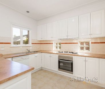 6 McGuire Crescent, Williamstown - Photo 4