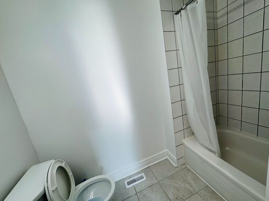 For Lease - 1448 Outlet Drive Unit# 1, Oshawa, Ontario - Photo 1