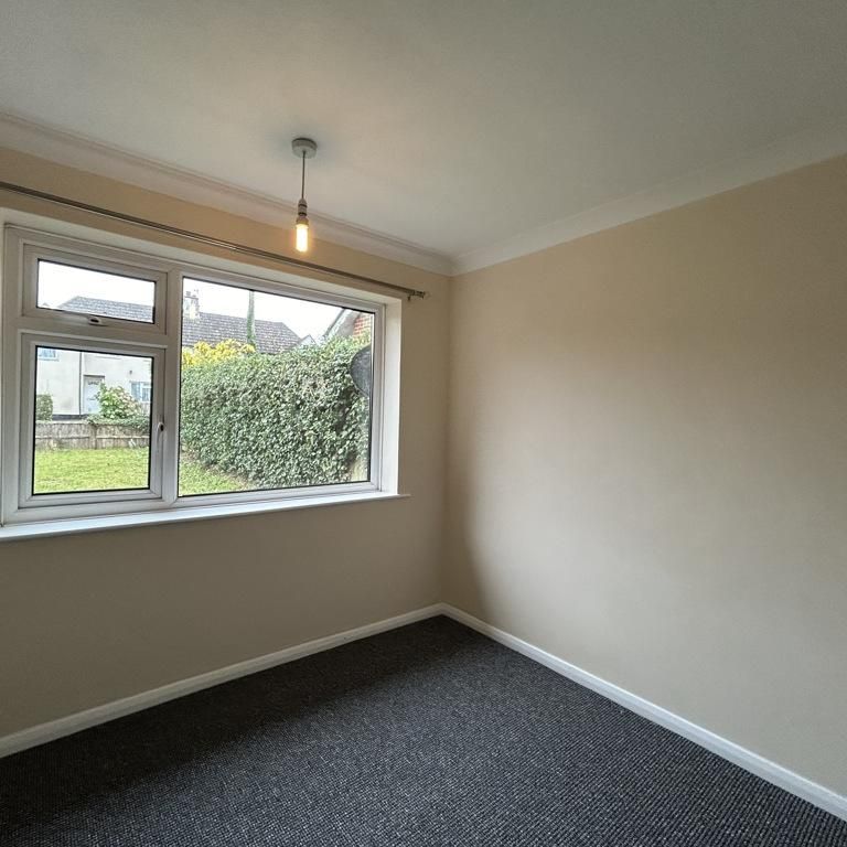 2 bedroom bungalow to rent - Photo 1