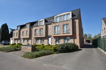 Modern gelijkvloers appartement met 3 slaapkamers. - Photo 2