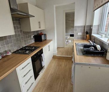 2 bedroom terraced house to rent - Photo 3