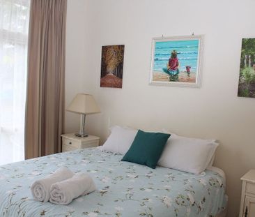 Fully Furnished Home Near Beaches - Photo 3