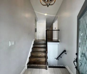 461 Paddington Crescent #Upper - Photo 2