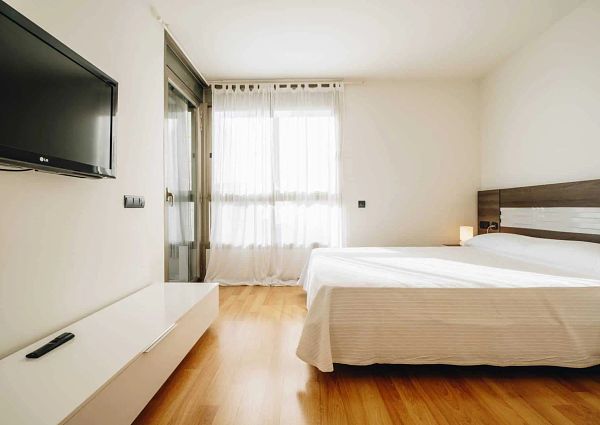 4.5.A Luxurious 3 bedroom penthouse seasonal rental.