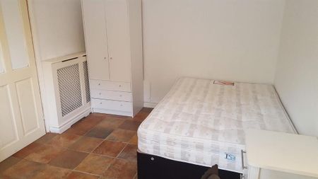 3 bedroom terraced house to rent - Photo 5