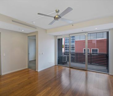 Modern Apartment in Prime CBD location - Photo 1