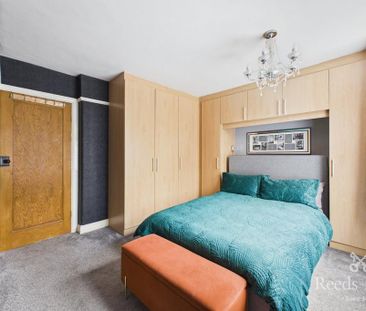 2 bedroom semi-detached house to rent - Photo 5