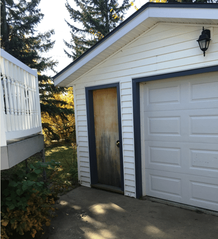 Garage! Fully fence yard! Lots of space! - Photo 3