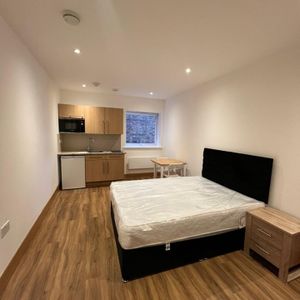 1 Bed Flat, Patton Studios, NW9 - Photo 2