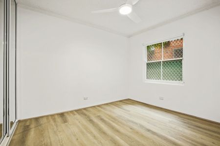 Sensationally Renovated, Ambient, Designer Ground Floor, Two Bedroom, Two Bathroom Oasis In A Prime Location, Moments To Cafes, Shops And Station - Photo 4