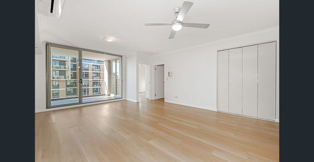 Modern & Spacious Apartment in the Heart of Waitara! - Photo 1
