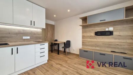 Pronájem bytu 1+kk s balkónem, 21 m - Фото 2