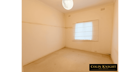 Comfortable Family Living in a Prime Northcote Location - Photo 2