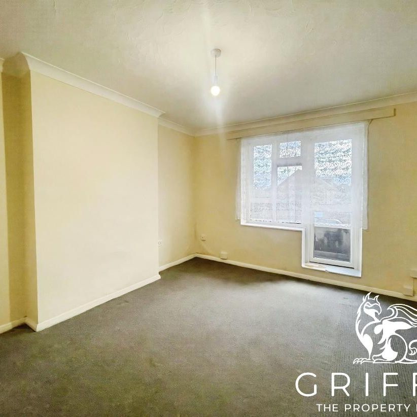 Faymore Gardens, South Ockendon, RM15 - Photo 1