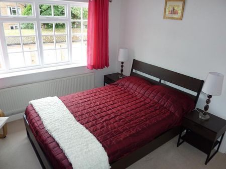 2 Bedroom Apartment To Let - Photo 4
