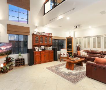 Grand family residence combines luxury with boundless space and pri... - Photo 2