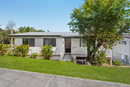 Beautifully presented home - Photo 5