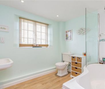 3 bedroom semi-detached house to rent - Photo 6