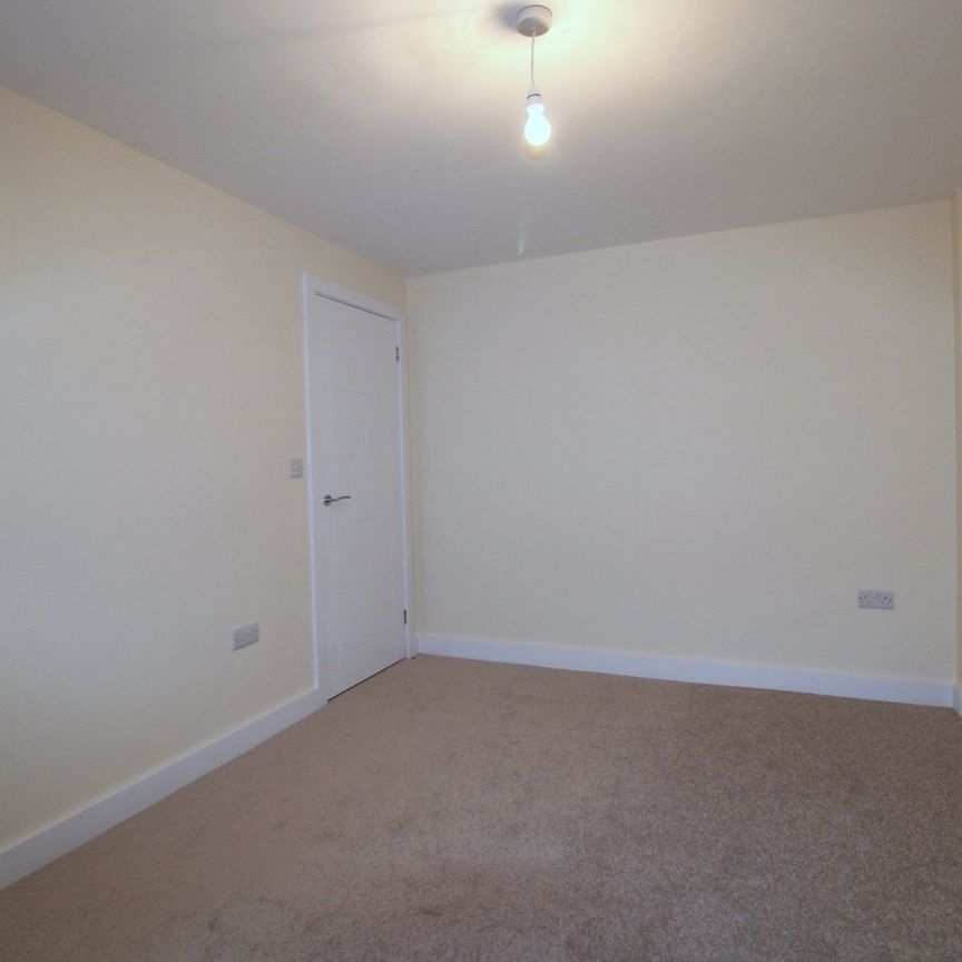 Abbott Road, Bournemouth, Dorset - Photo 1