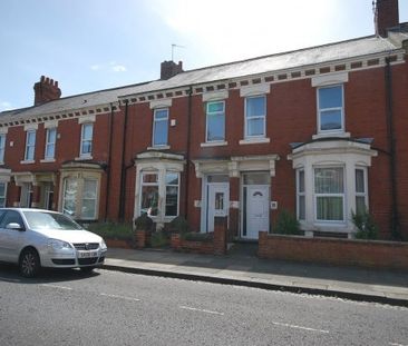 5 Bed - Warton Terrace, Heaton - Photo 4