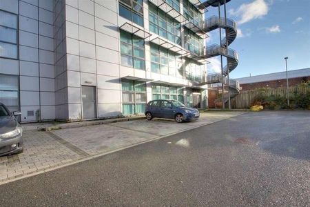 Farnham Road, Slough, SL1 - Photo 2