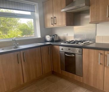 2 bedroom end of terrace house to rent - Photo 4
