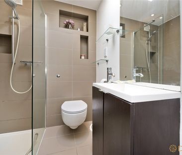 Aynhoe Road, W14, London - Photo 2