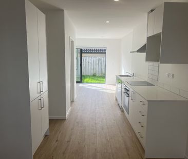 66 Rauemi Way, Te Atatu South - Photo 6